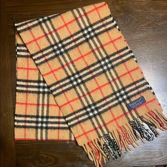 BURBERRYS of London 100% Lambswool Nova Check Scarf Beige